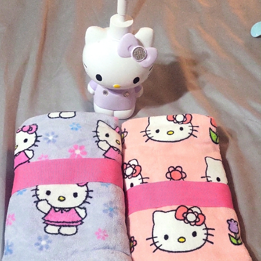 Hello kitty spring hand towels & lotion pump